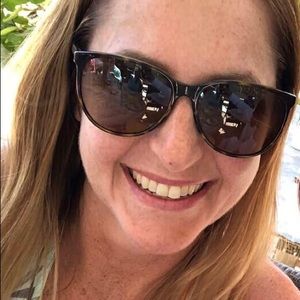 Meet your Posher, Carissa
